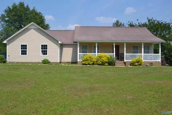 202 Community House Road, Guntersville, AL 35976