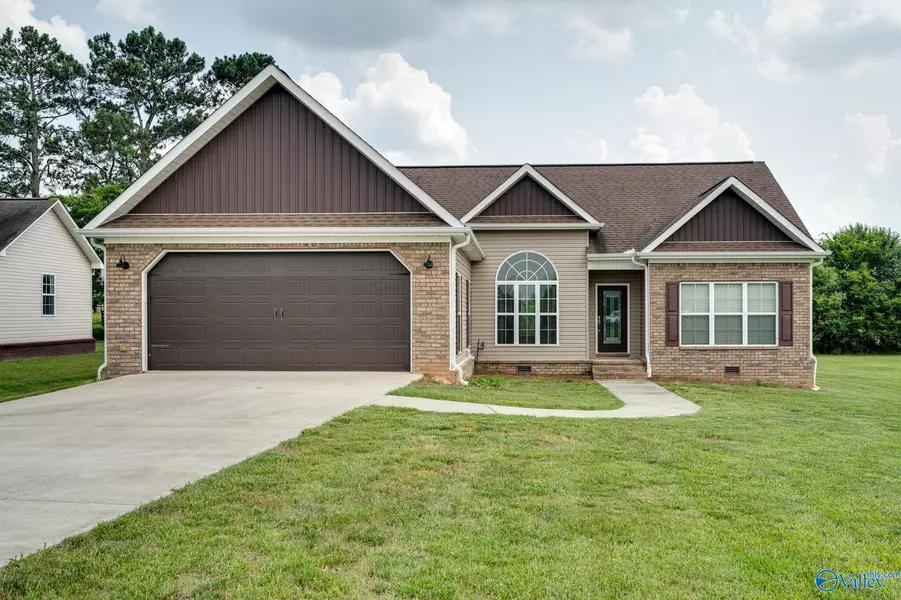 201 Lashae Loop, Grant, AL 35747