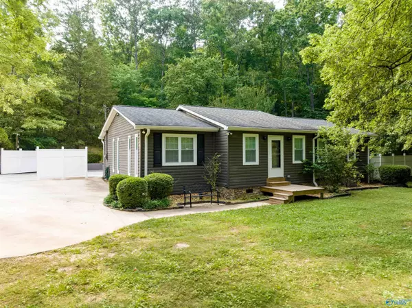 Fort Payne, AL 35968,279 Posey Road