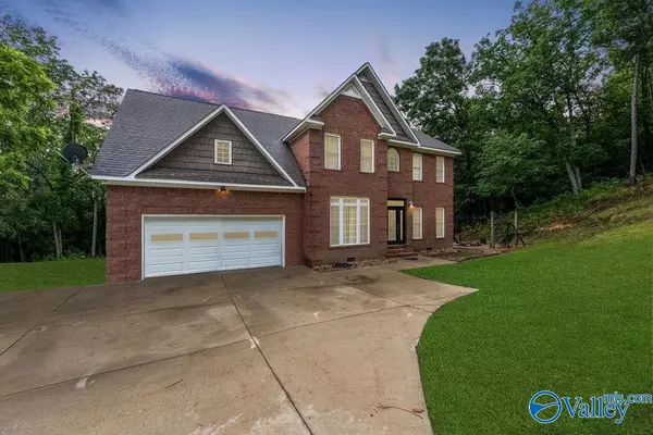 306 Lola Lane, Glencoe, AL 35905