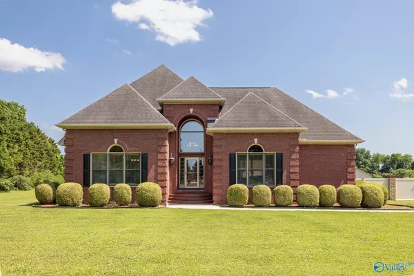 327 Chipmunk Circle, New Market, AL 35761