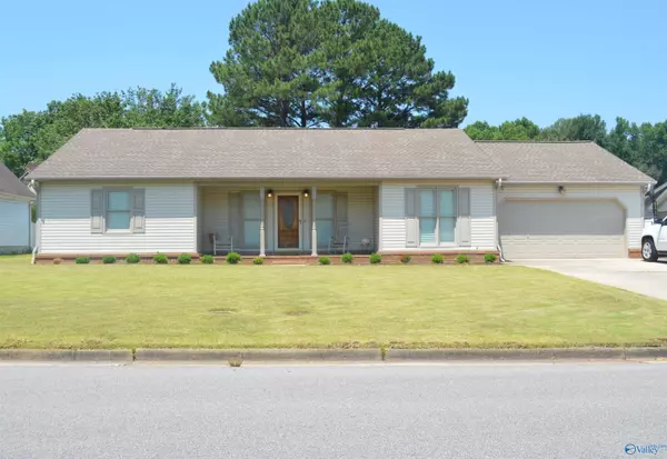 2315 Warwick Avenue SW, Decatur, AL 35603