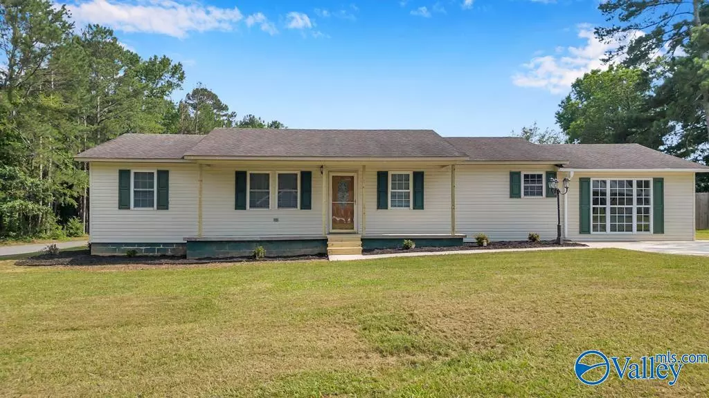 2272 Hillview Street NW, Hartselle, AL 35640