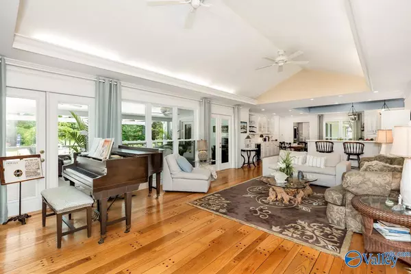 Brownsboro, AL 35741,662 Dug Hill Road