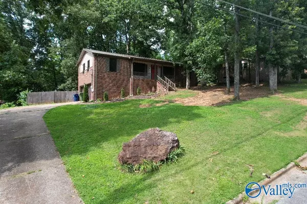 2607 Lancelot Drive, Huntsville, AL 35803