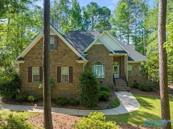 207 Woodmont Drive, Cherokee Ridge, AL 35175