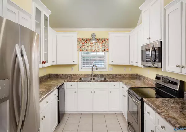 Florence, AL 35633,210 Casey Lane