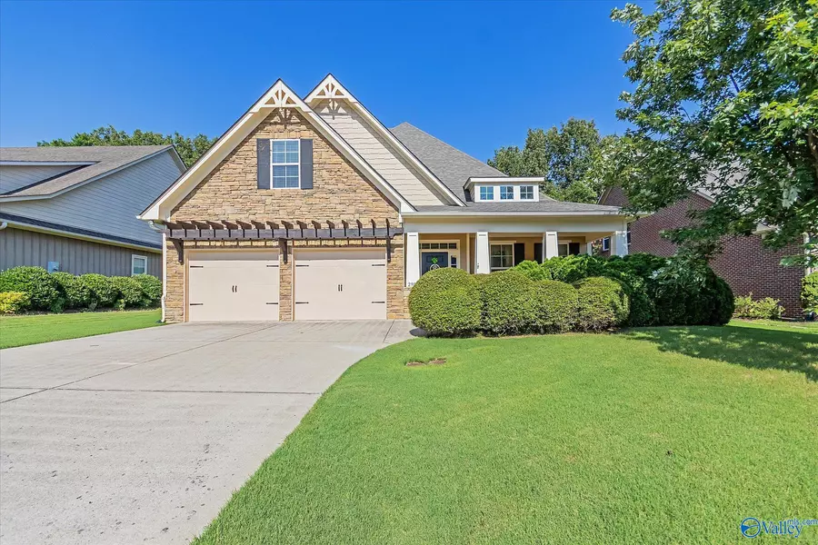 2909 Blossom Park Drive SE, Owens Cross Roads, AL 35763