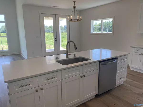 Athens, AL 35611,17146 Red Hill Road