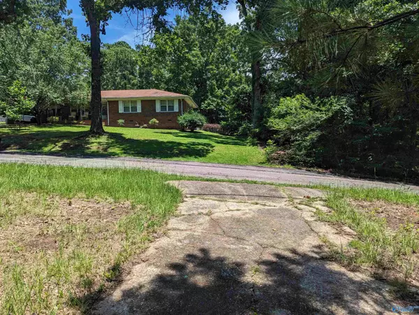 Weaver, AL 36277,610 Keith Drive