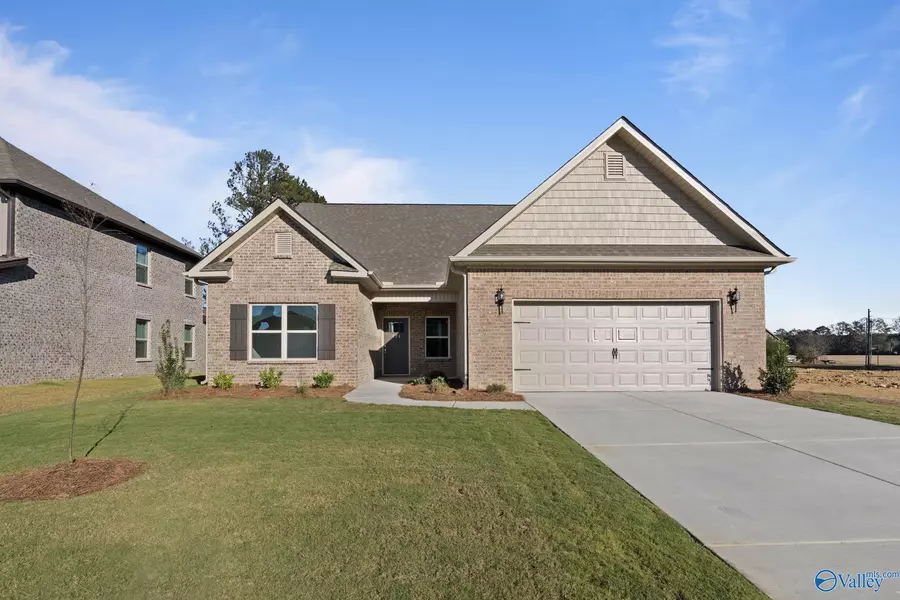 121 Gander Circle, Owens Cross Roads, AL 35763