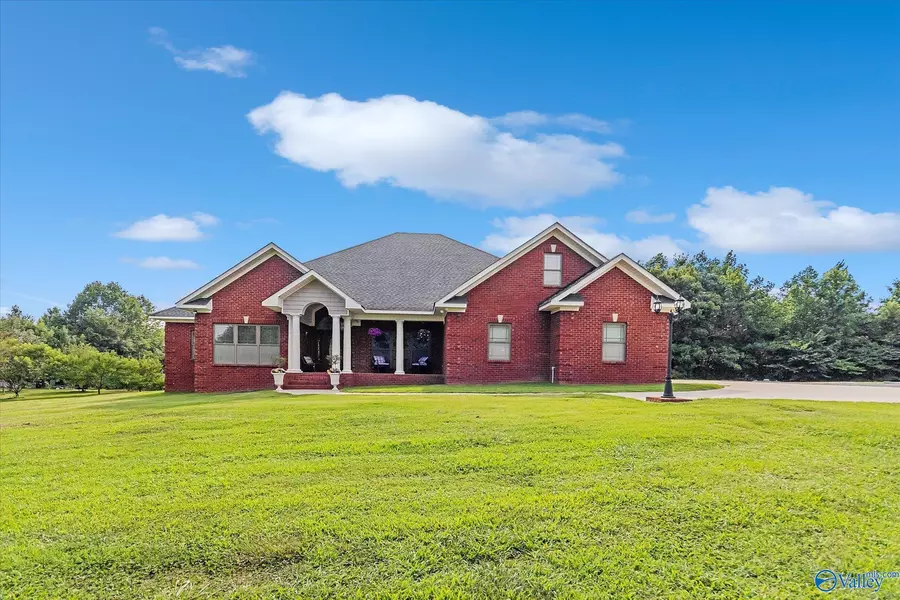 2173 Nat Key Road, Falkville, AL 35622