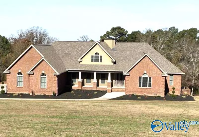 484 Overlook Road, Boaz, AL 35956