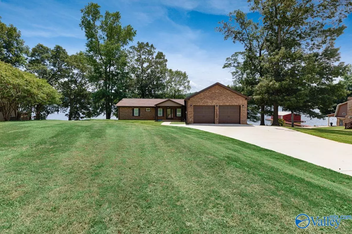 Athens, AL 35614,17850 Lakeside Estates Road