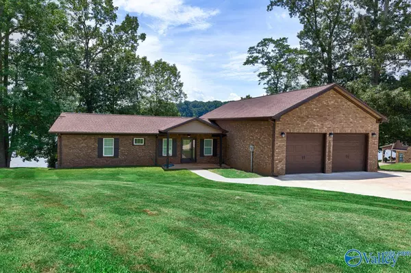 Athens, AL 35614,17850 Lakeside Estates Road