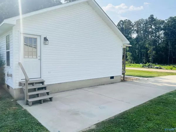 Boaz, AL 35975,81 Kathy Lane