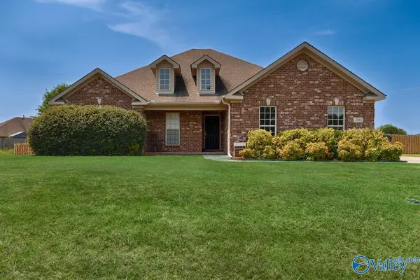 306 Ravens Crest Drive, New Market, AL 35761