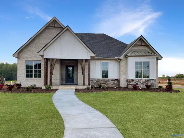 17213 Blue Briar Circle, Athens, AL 35611