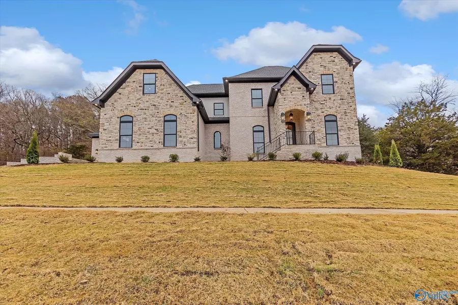 4603 Stone Mont Drive SE, Brownsboro, AL 35741