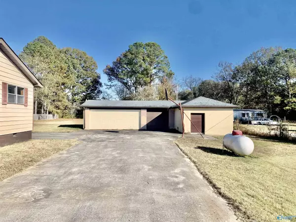 Gurley, AL 35748,285 Acuff Road