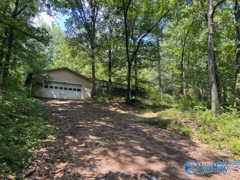 2184 Holiday Shores Road, Scottsboro, AL 35769