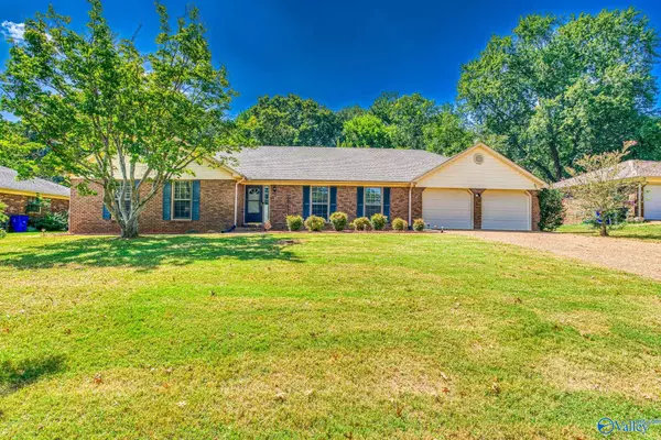 Florence, AL 35633,129 W Oak Hill Drive