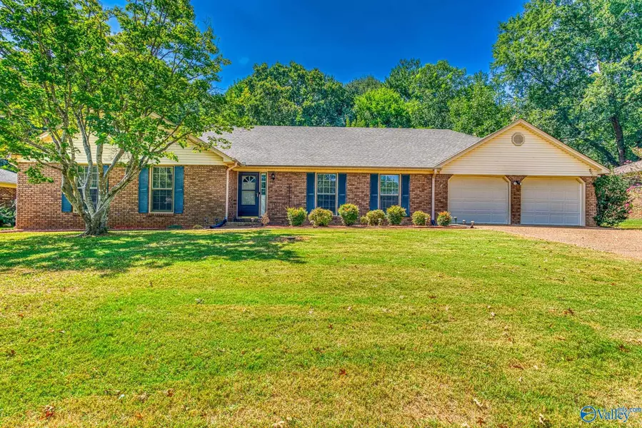 129 W Oak Hill Drive, Florence, AL 35633