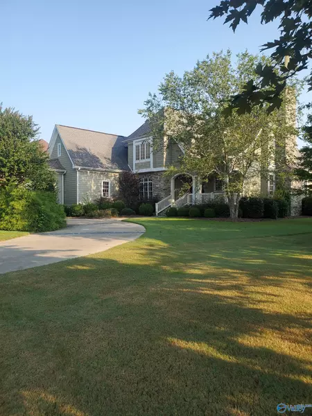 10 Mcmullen Lane, Gurley, AL 35748