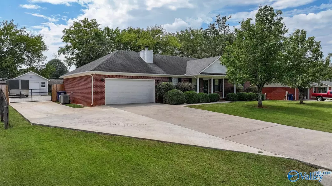 106 Isaac Lane, Hazel Green, AL 35750