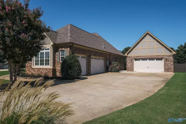 Athens, AL 35613,24180 Beacon Circle