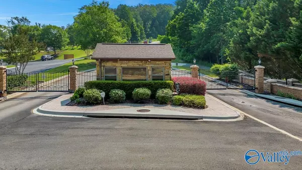 Scottsboro, AL 35769,1927 Lookout Mountain Drive