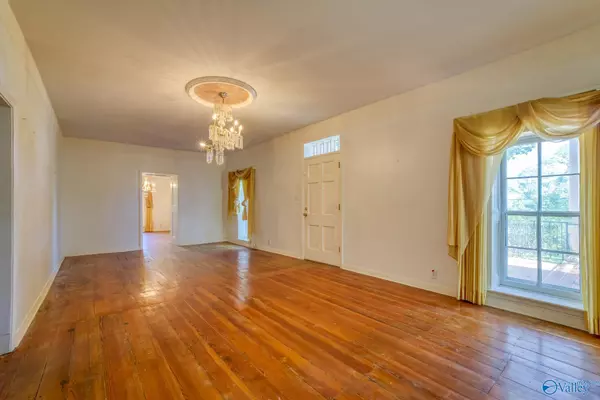 Russellville, AL 35654,203 N Gaines Avenue NW