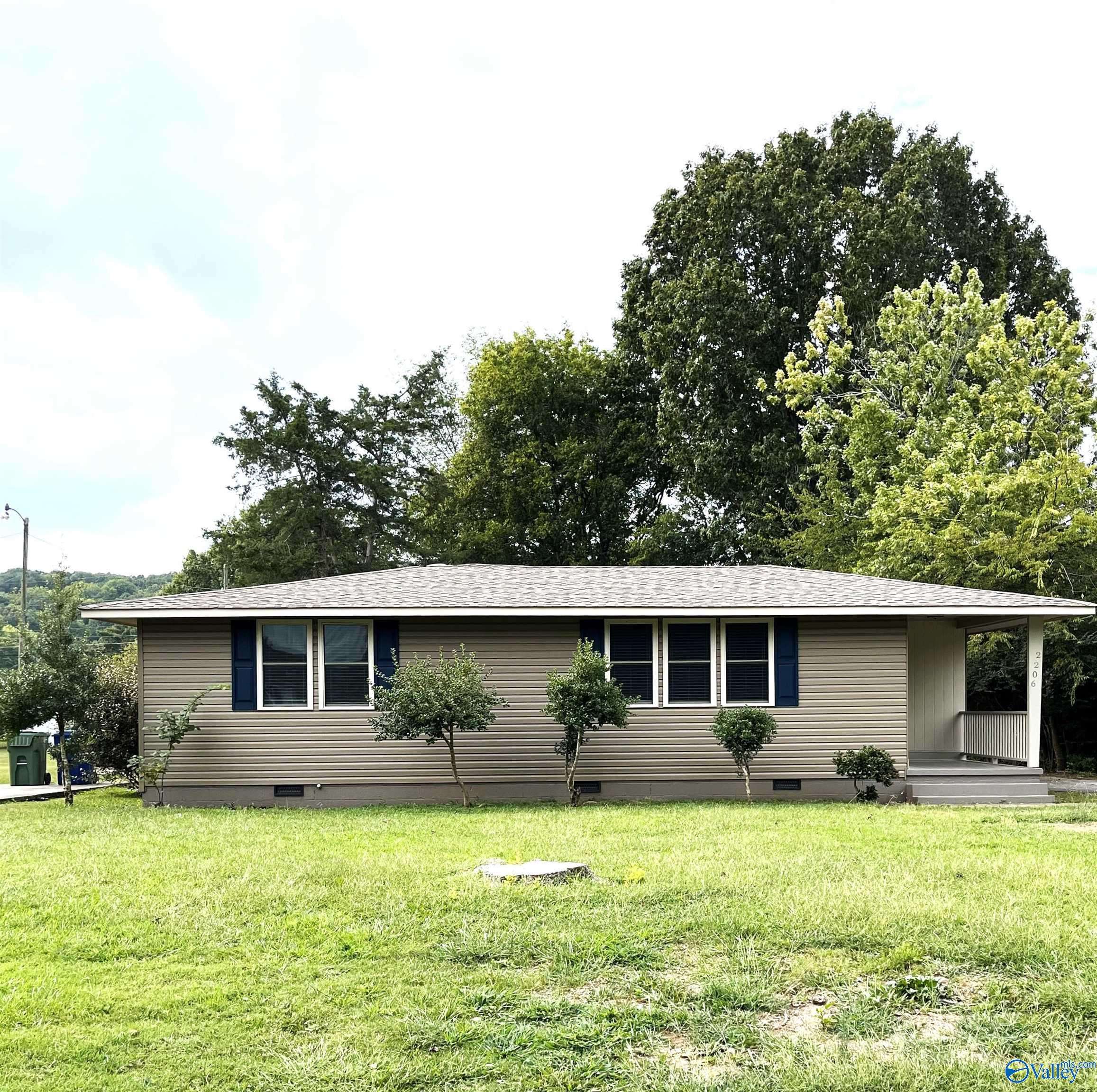2206 Bide A Wee Drive, Huntsville, AL 35801