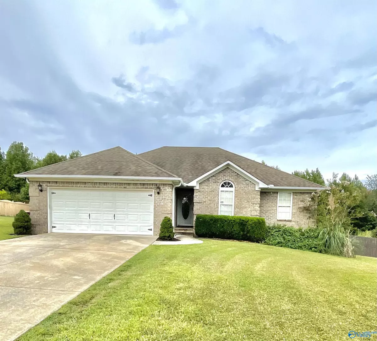 Athens, AL 35613,16379 Mooresville Road