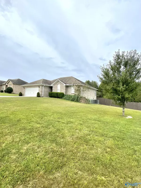 Athens, AL 35613,16379 Mooresville Road