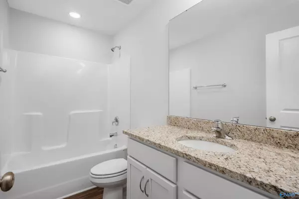 Toney, AL 35773,214 Pine Island