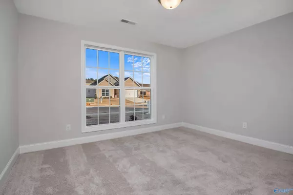 Toney, AL 35773,214 Pine Island