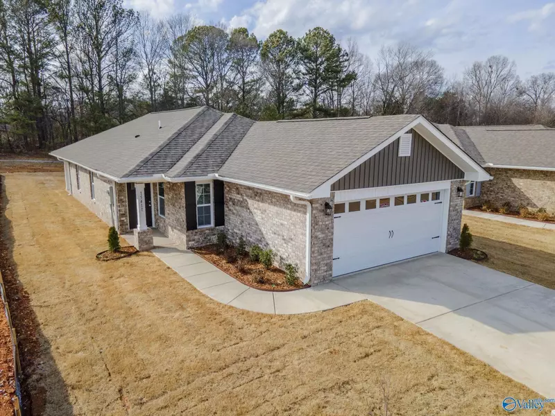 15431 Lapwing Cove, Athens, AL 35611