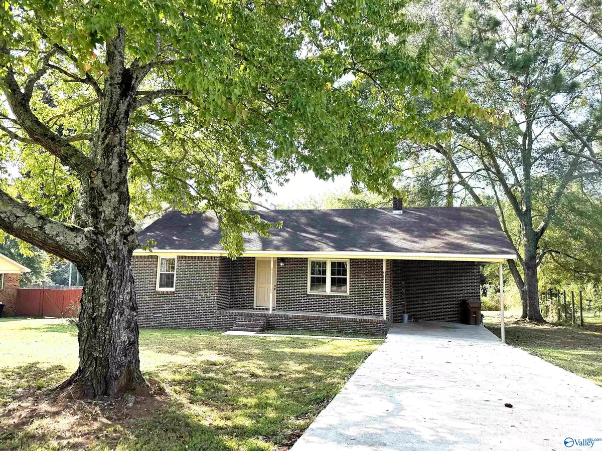 Moulton, AL 35650,113 Pickens Avenue