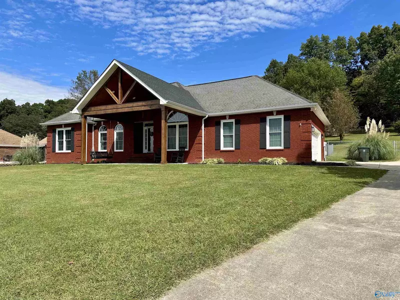 985 Hurricane Road, New Market, AL 35761