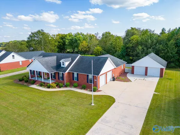 27924 J B Magnusson Drive, Toney, AL 35773