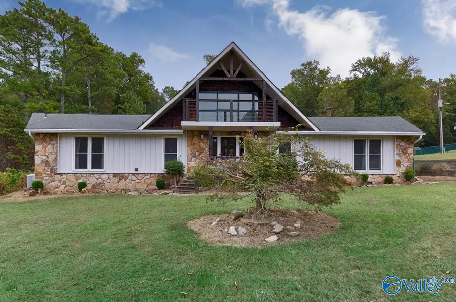 129 Day Drive, Brownsboro, AL 35741