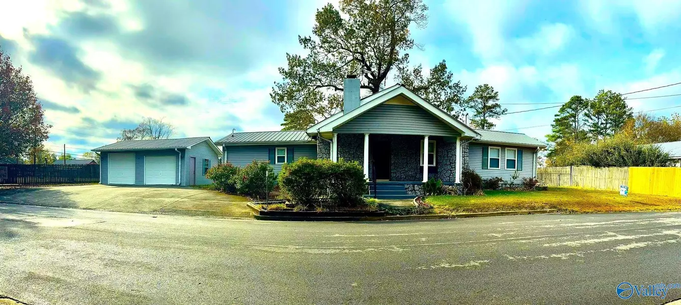 102 Lombardy Street, Albertville, AL 35950