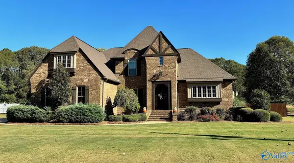 1111 Lake Forest Drive N,  Southside,  AL 35907