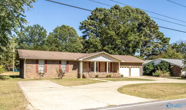 1502 5th Avenue,  Athens,  AL 35611