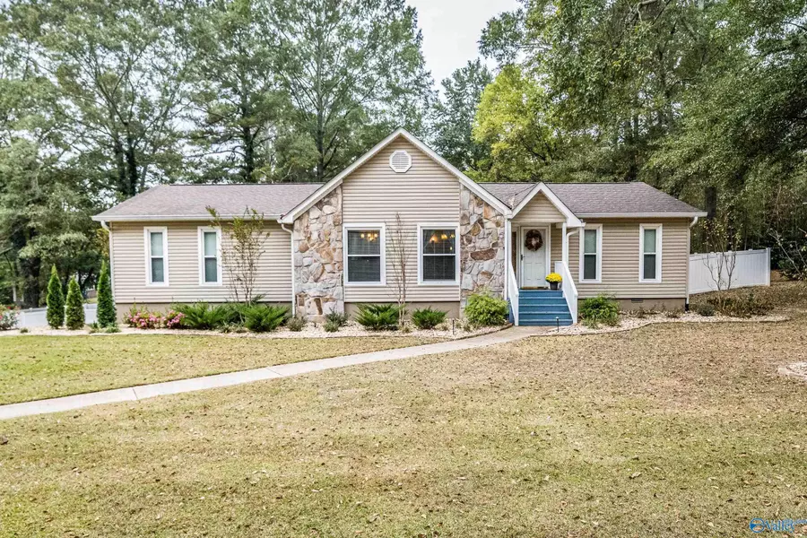 110 Hudgins Drive, Albertville, AL 35951