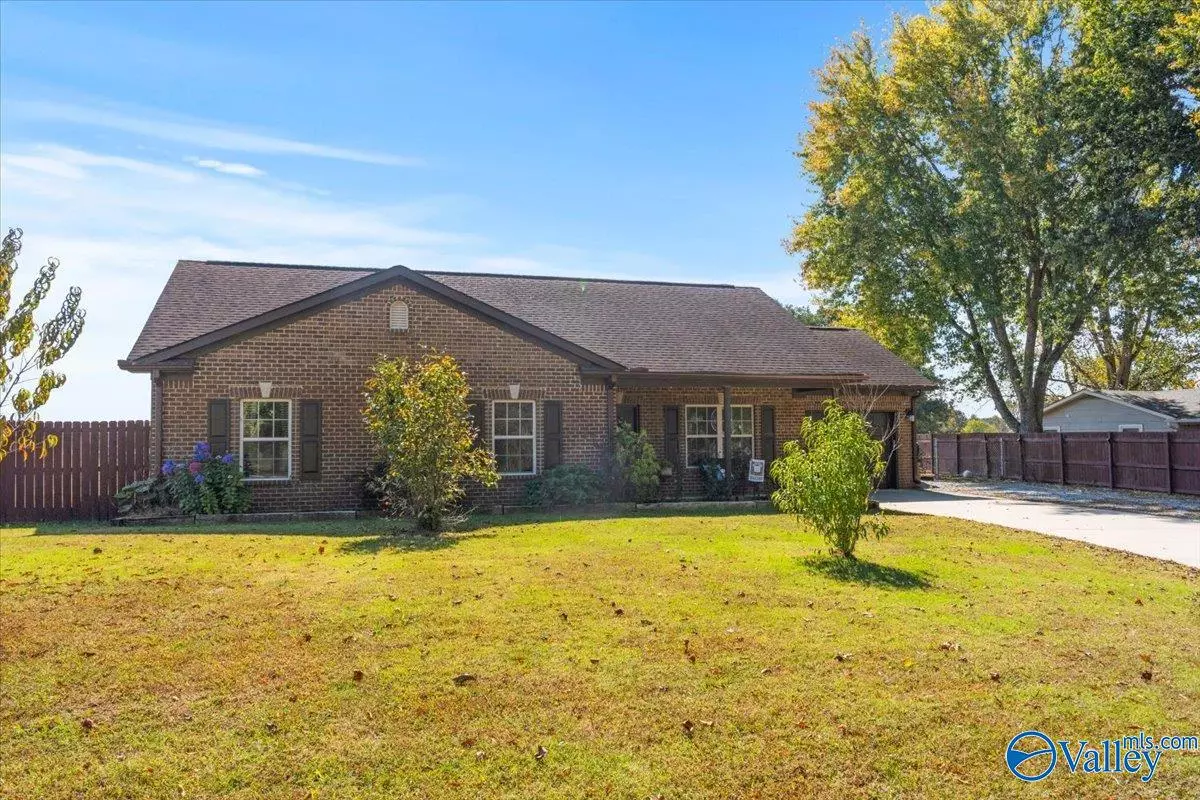 Toney, AL 35773,453 Banyon Road