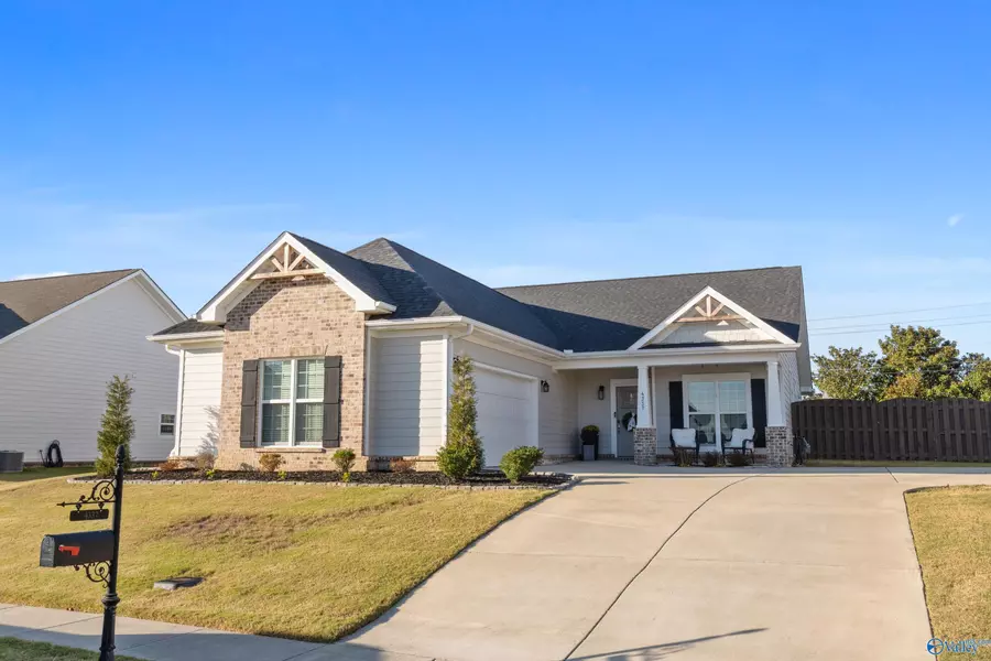 4337 Willow Bend Lane SE, Owens Cross Roads, AL 35763