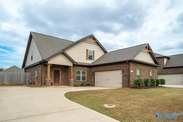 221 Liz Lane,  Harvest,  AL 35749