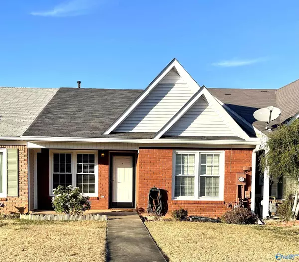 308 Woodridge Drive SW, Decatur, AL 35601